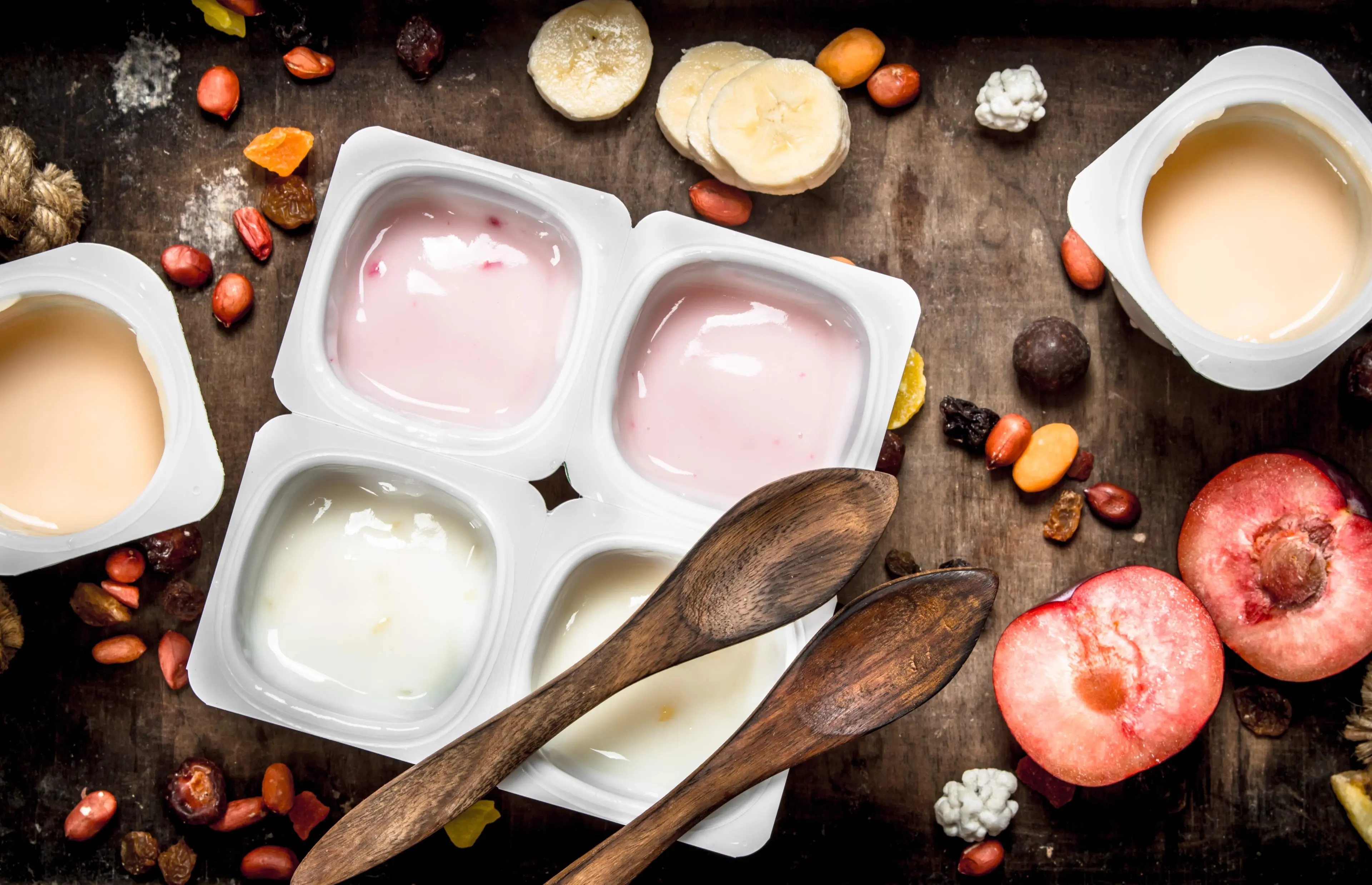 Yoghurt pots wooden spoon